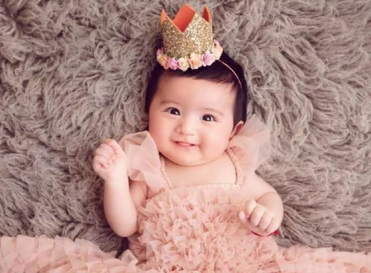 Ů�������ȡ�����յģ����յ�Ů����ʲô���ֺ���ʱ����ʫ��