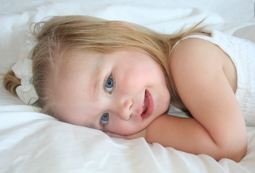 �պرȽ���ʫ�����ŵ�Ů������