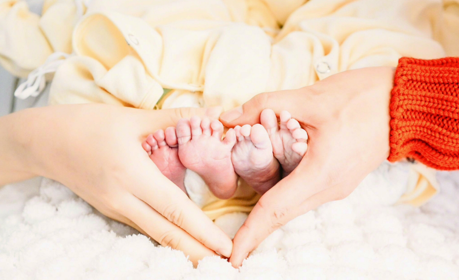 ˫��̥Ů��������������С����ȫ��˫��̥Ů�����ȡ��