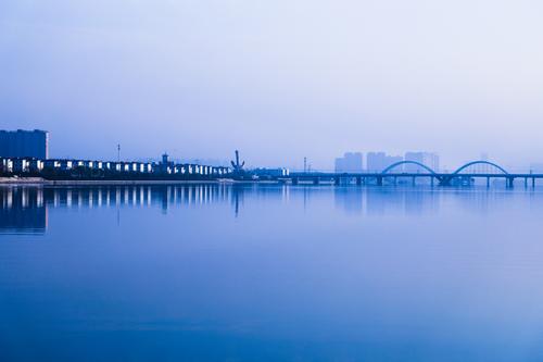 ţ�����к�ȡʲô���ֺã�ţ���б���ȡ��������