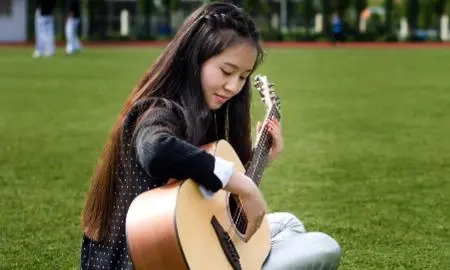 �͸��ִ�������֣������Ů���к�����Ԣ��